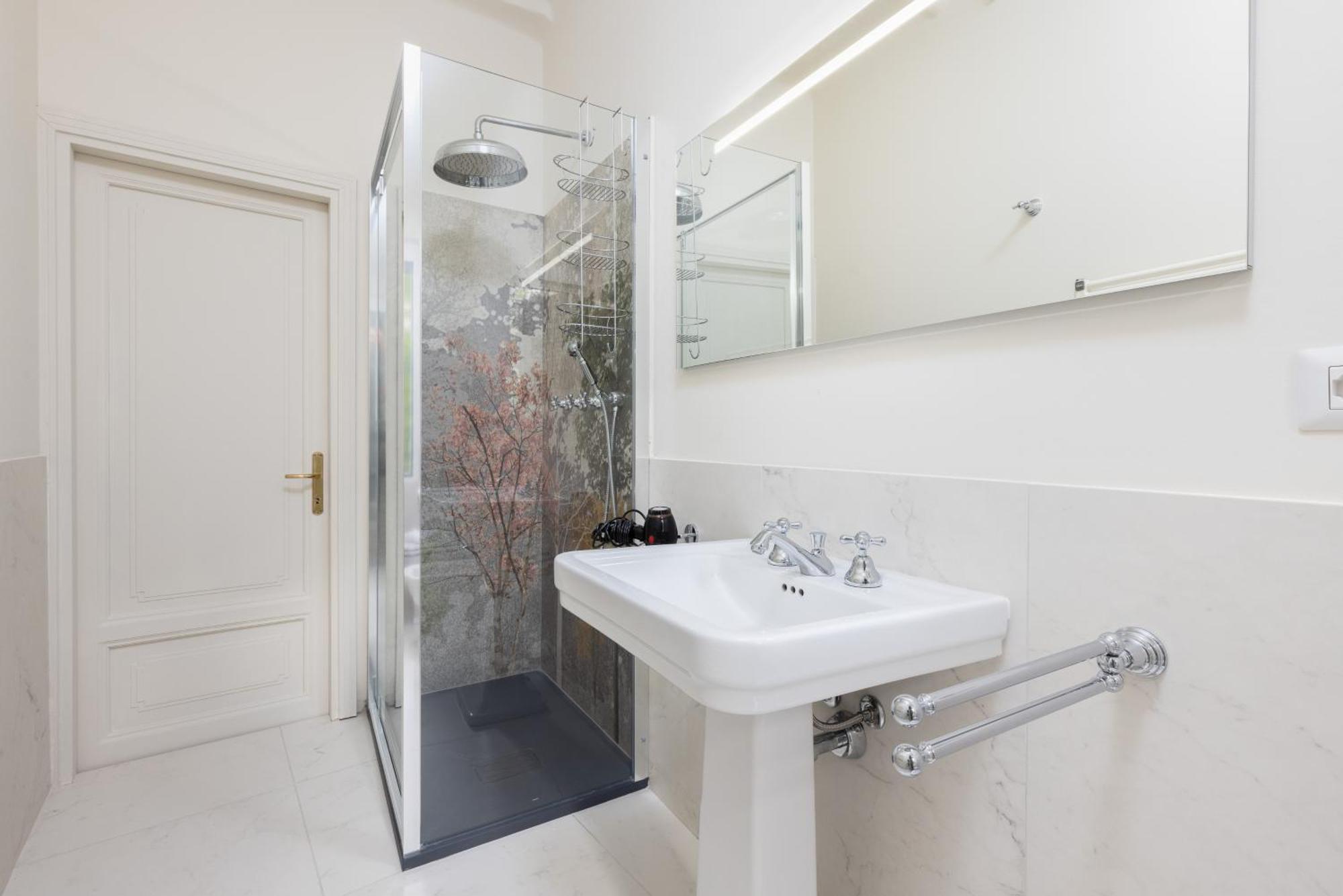 Living Uniqc Apartment - Duomo Milan Luaran gambar